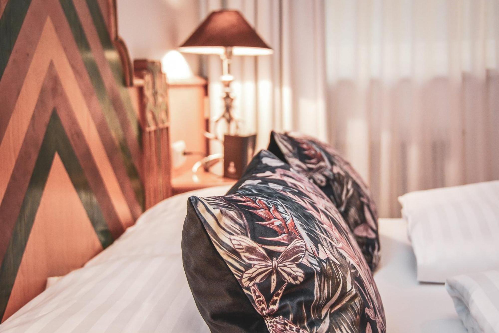 Q! Hotel Maria Theresia Kitzbühel Oda fotoğraf